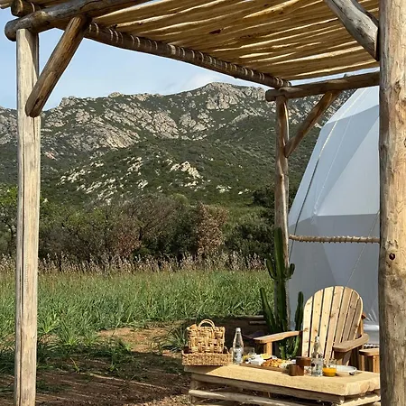 Les Domes Du Moulin Urtaca