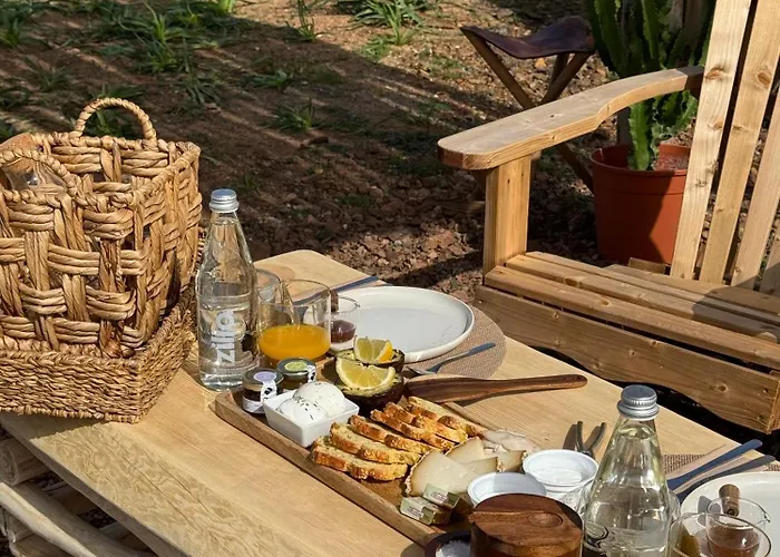 Luxury tent Les Domes Du Moulin