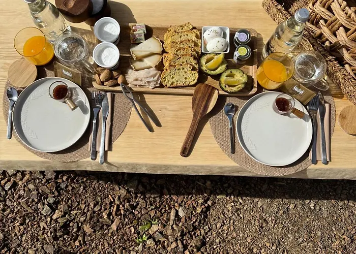 Luxury tent Les Domes Du Moulin