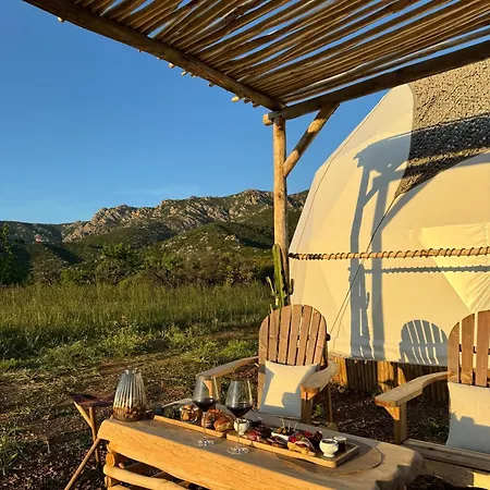 Les Domes Du Moulin Οργανωμένο κάμπινγκ *
