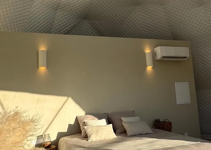 Les Domes Du Moulin *